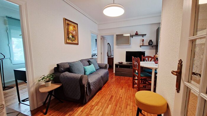 Casas en venta y pisos alquiler - 3