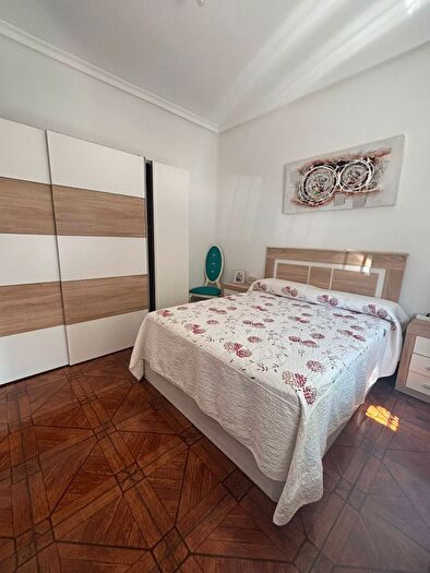 Casas en venta y pisos alquiler - 3