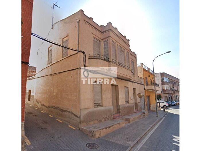 Casas en venta y pisos alquiler - 1