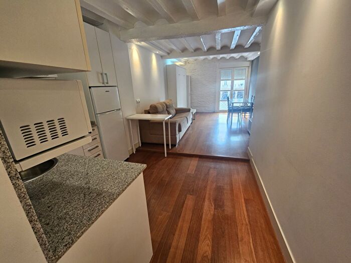 Casas en venta y pisos alquiler - 2