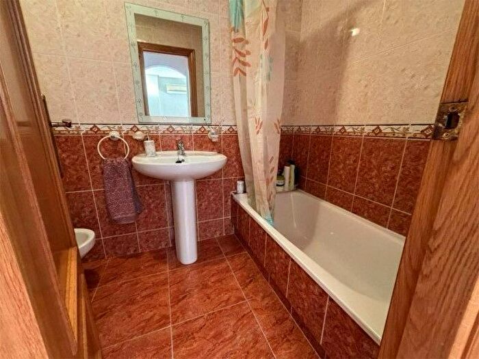 Casas en venta y pisos alquiler - 2