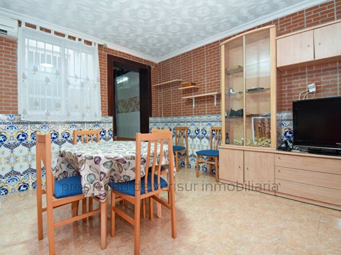 Casas en venta y pisos alquiler - 1