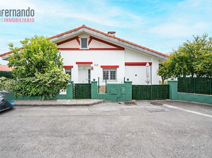 Casa en venta en Puente Viesgo, Cantabria de 4 habitaciones