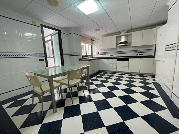 Casas en venta y pisos alquiler - 3