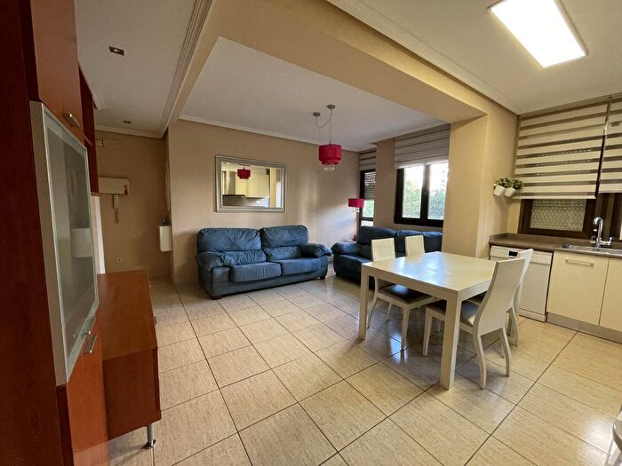 Casas en venta y pisos alquiler - 2