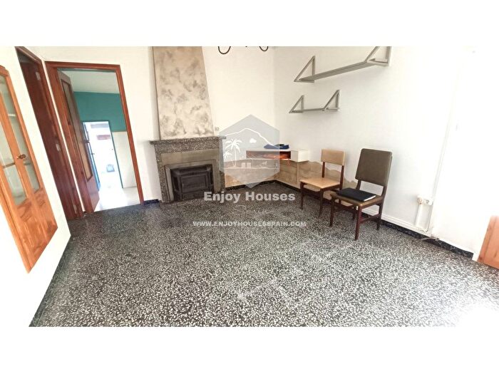 Casa en venta en Pedreguer, Alicante de 4 habitaciones