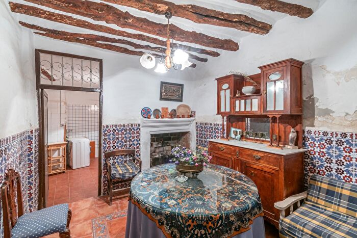 Casas en venta y pisos alquiler - 3