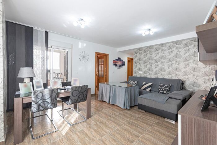 Piso en venta en Cenes de la Vega, Granada de 2 habitaciones