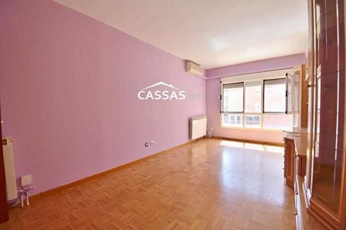 Casas en venta y pisos alquiler - 3