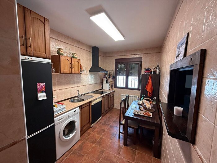 Casas en venta y pisos alquiler - 2
