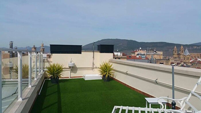 Casas en venta y pisos alquiler - 1