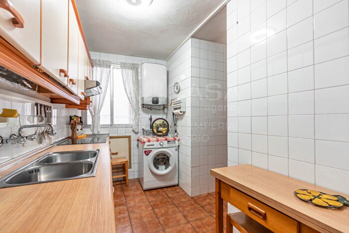 Casas en venta y pisos alquiler - 3