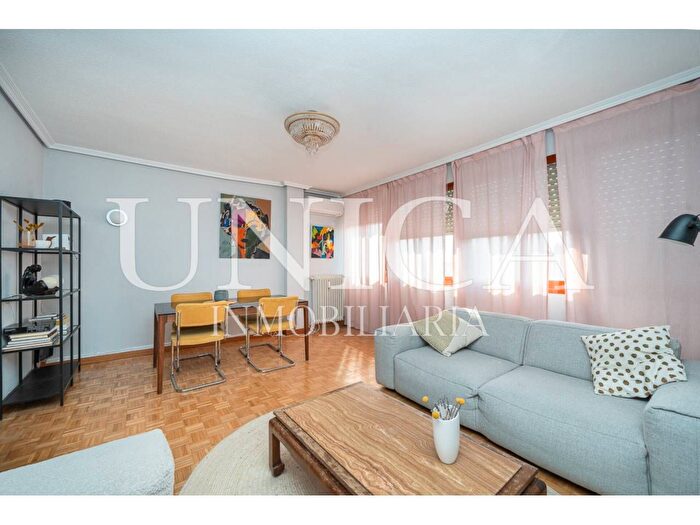 Casas en venta y pisos alquiler - 3