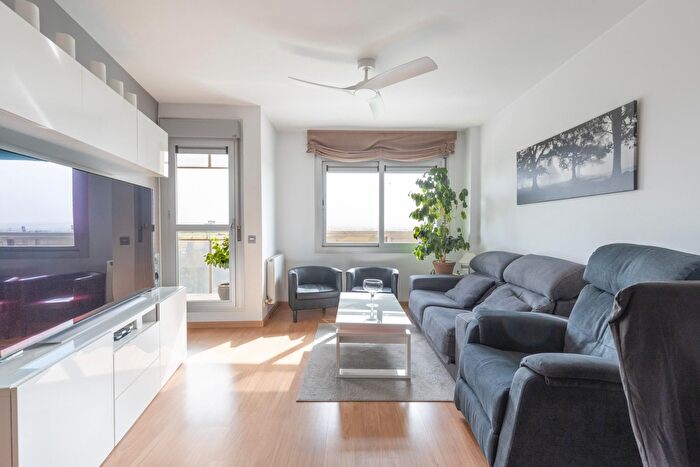Piso en venta en Ronda, Rosaleda Juventud de 3 habitaciones