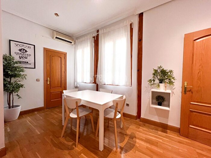 Casas en venta y pisos alquiler - 1