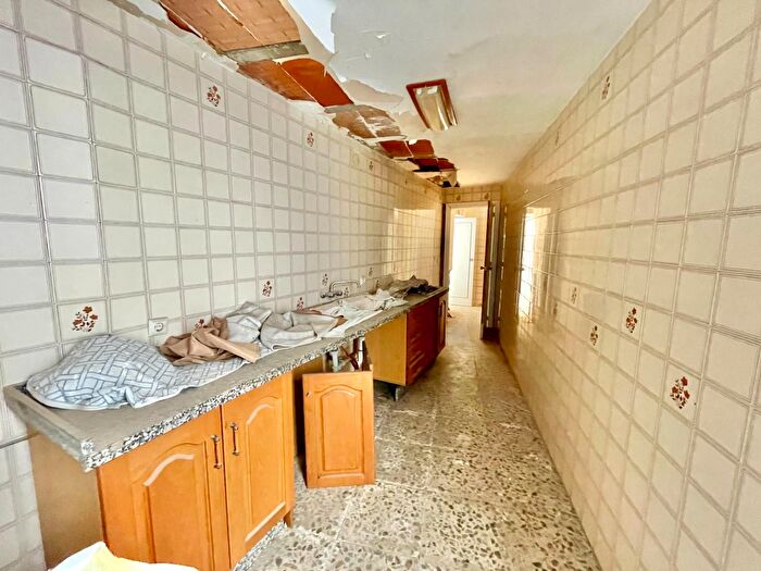 Casas en venta y pisos alquiler - 3