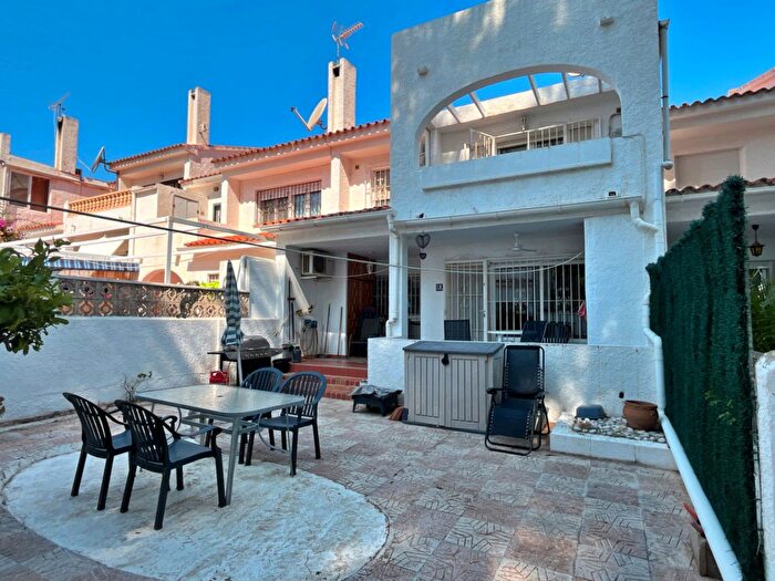 Casas en venta y pisos alquiler - 1