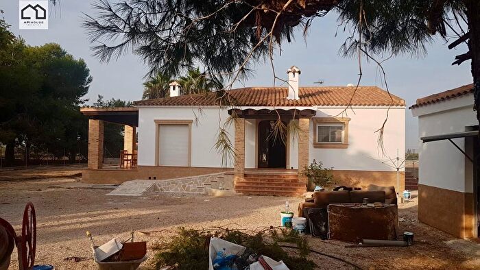 Casa en alquiler en Dolores, Alicante de 4 habitaciones