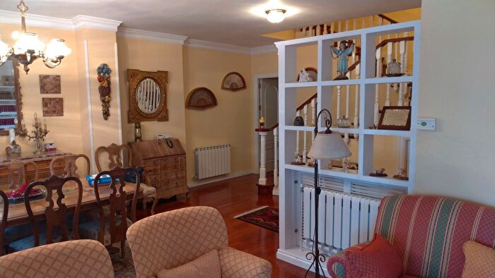 Casas en venta y pisos alquiler - 1