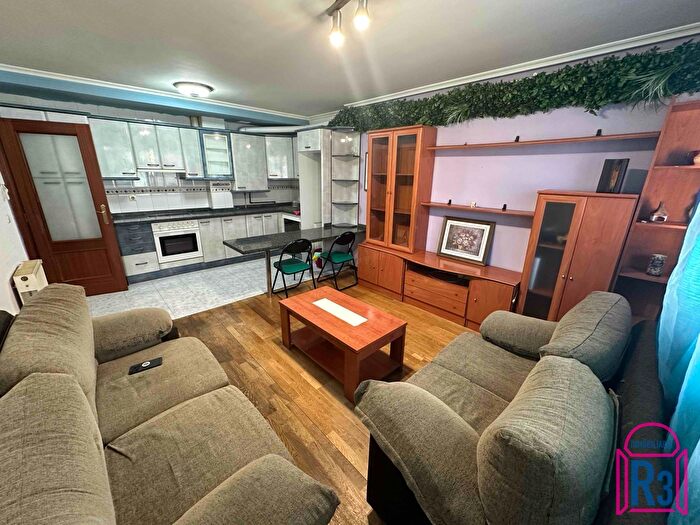 Casas en venta y pisos alquiler - 1