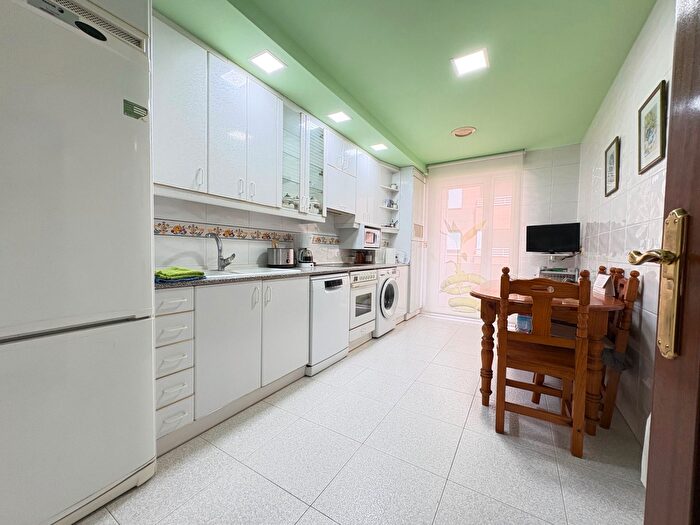 Casas en venta y pisos alquiler - 1
