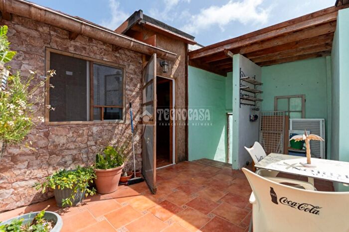 Casas en venta y pisos alquiler - 1