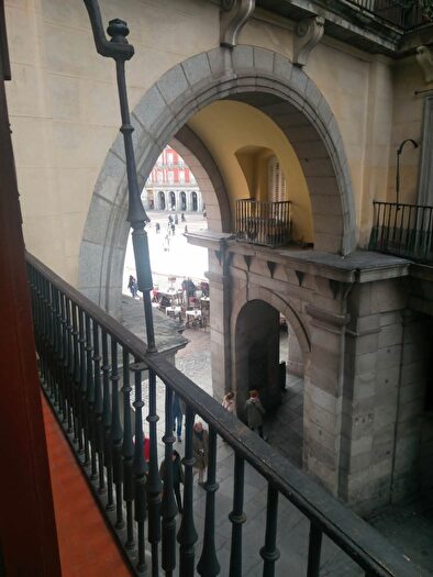 Casas en venta y pisos alquiler - 1