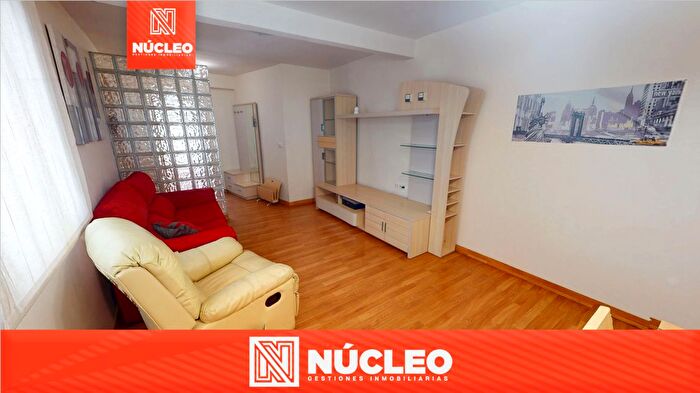 Casas en venta y pisos alquiler - 1