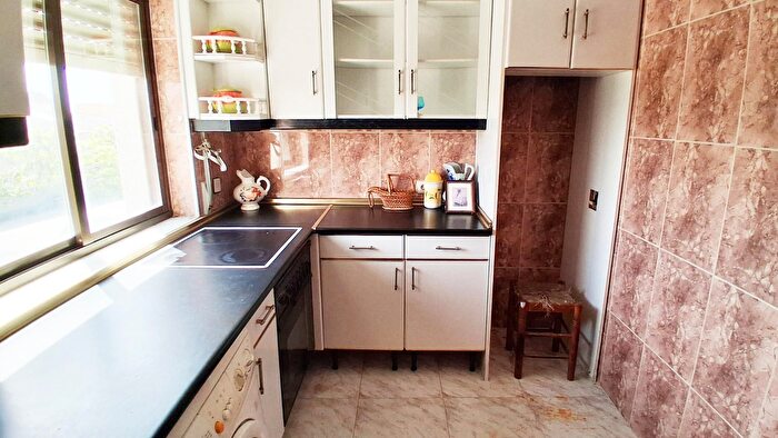 Casas en venta y pisos alquiler - 3