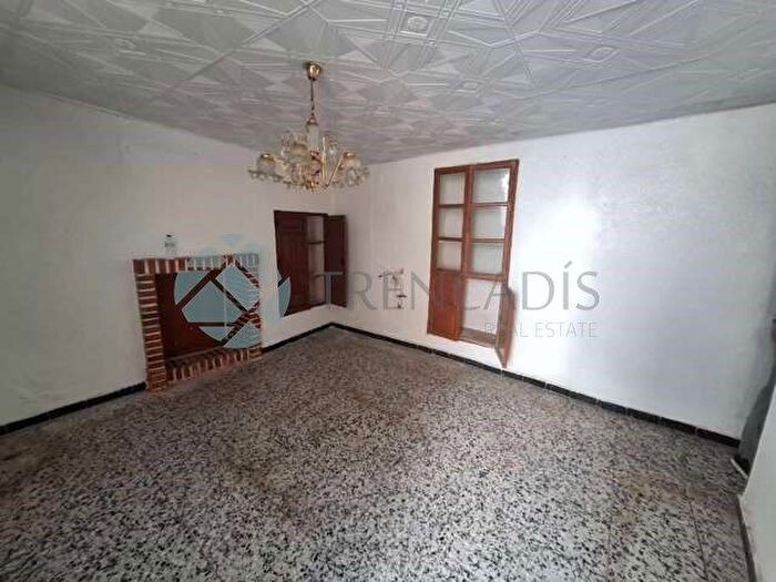 Casas en venta y pisos alquiler - 1