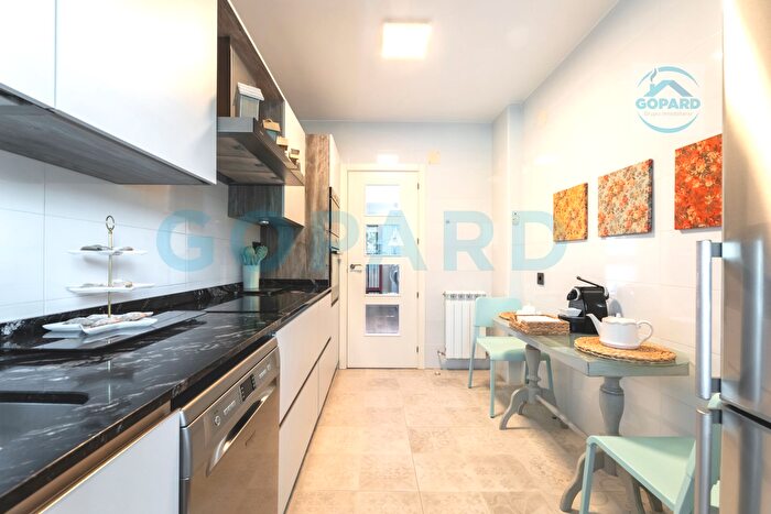 Casas en venta y pisos alquiler - 2
