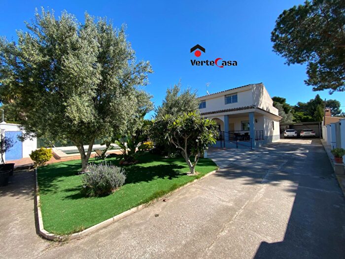 Casas en venta y pisos alquiler - 1
