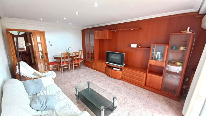 Casas en venta y pisos alquiler - 1