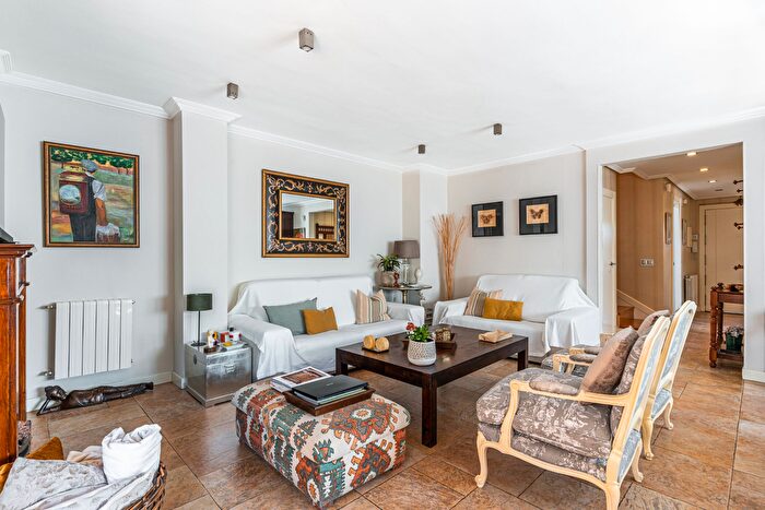 Casas en venta y pisos alquiler - 2