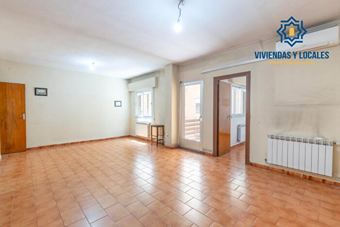 Casas en venta y pisos alquiler - 3