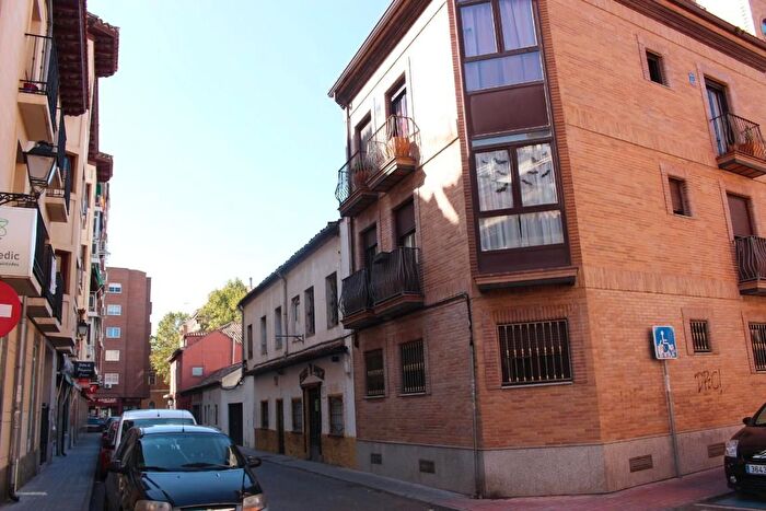 Casas en venta y pisos alquiler - 2