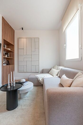 Casas en venta y pisos alquiler - 3