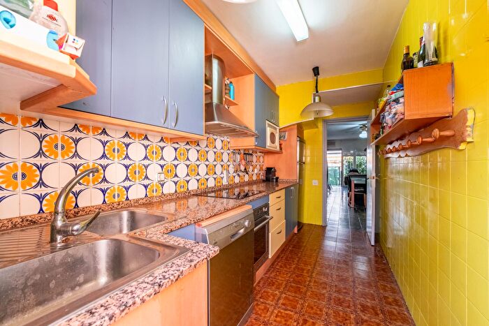 Casas en venta y pisos alquiler - 3