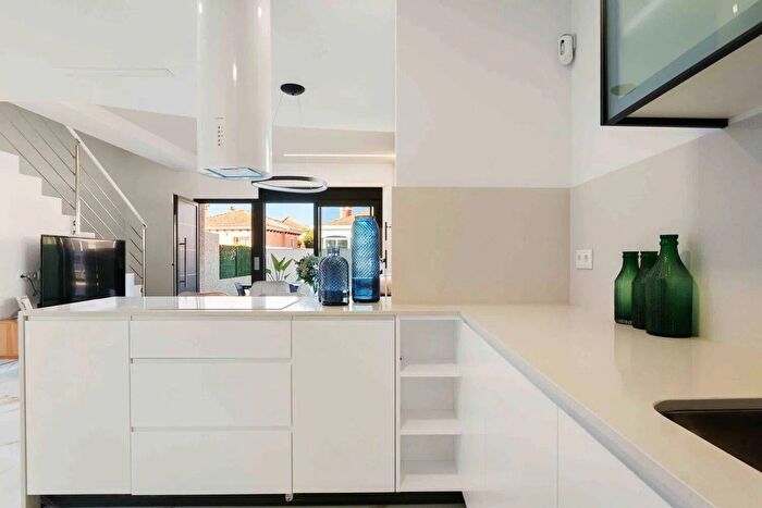 Casas en venta y pisos alquiler - 2