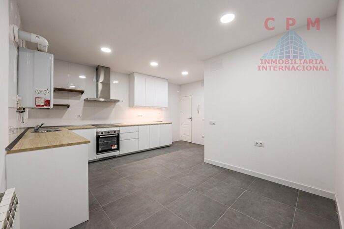 Casas en venta y pisos alquiler - 3