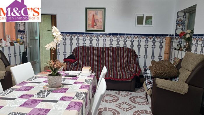 Casas en venta y pisos alquiler - 3