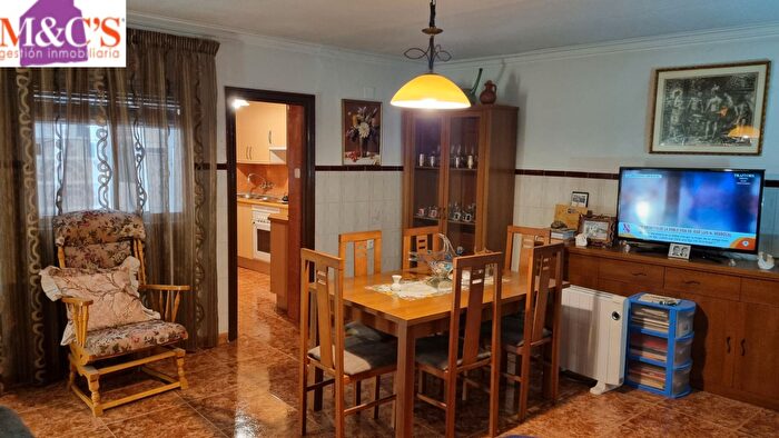 Casas en venta y pisos alquiler - 1