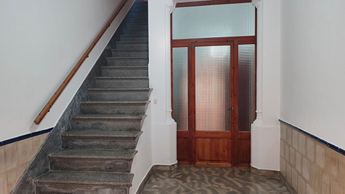 Casas en venta y pisos alquiler - 2