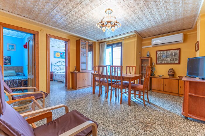 Casas en venta y pisos alquiler - 1