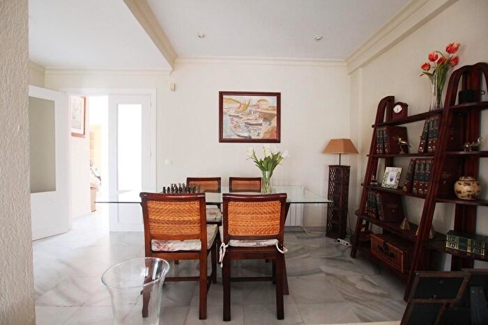 Casas en venta y pisos alquiler - 2