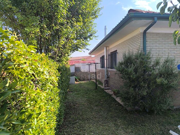 Casas en venta y pisos alquiler - 3