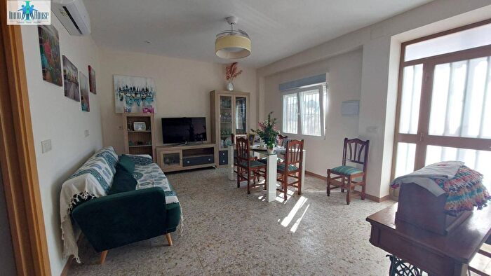 Casas en venta y pisos alquiler - 2