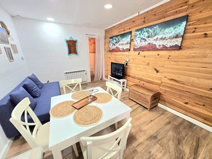 Casas en venta y pisos alquiler - 3
