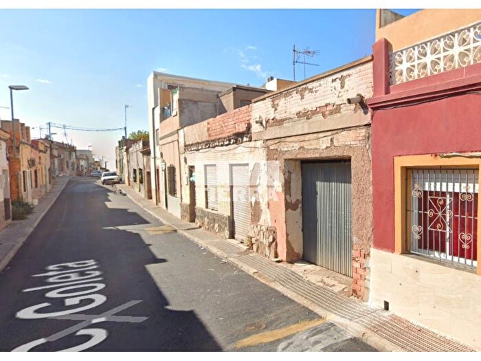 Casas en venta y pisos alquiler - 1