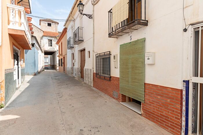 Casas en venta y pisos alquiler - 2